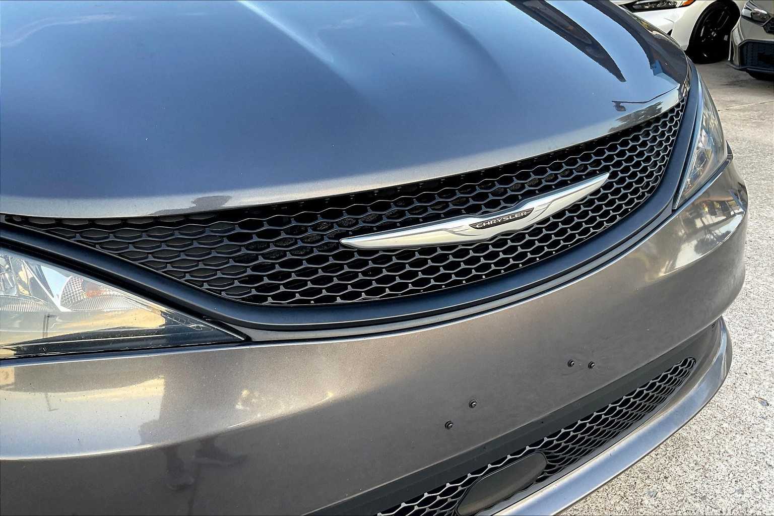 2022 Chrysler Voyager LX photo 28