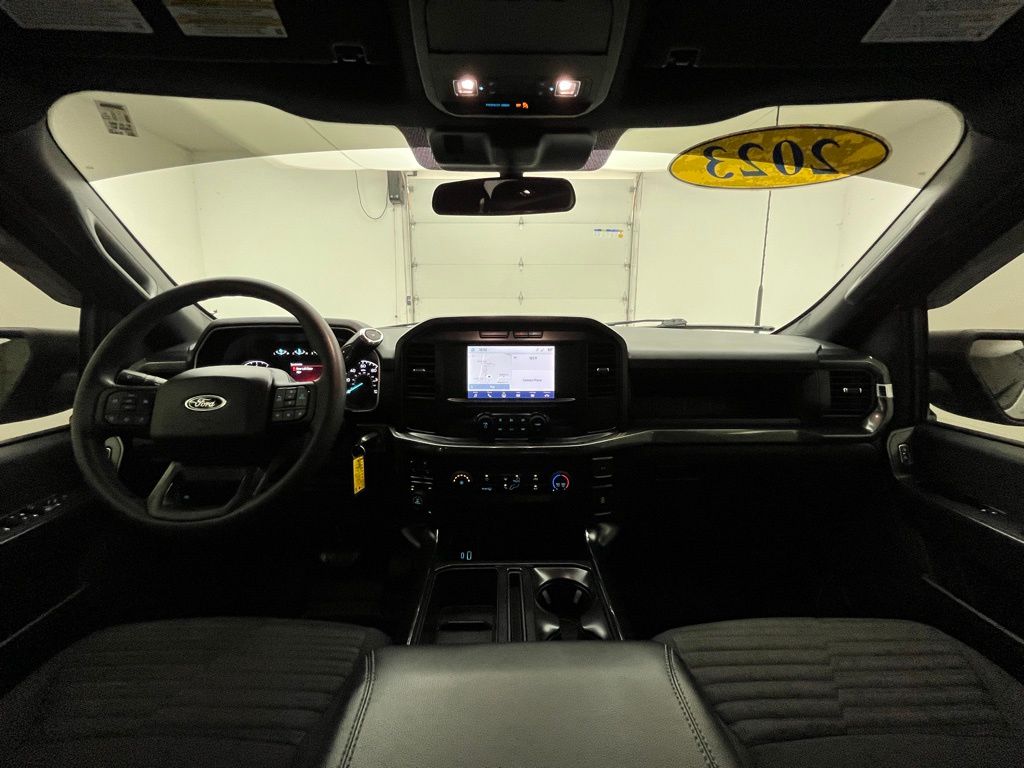 2023 Ford F-150 XL photo 2