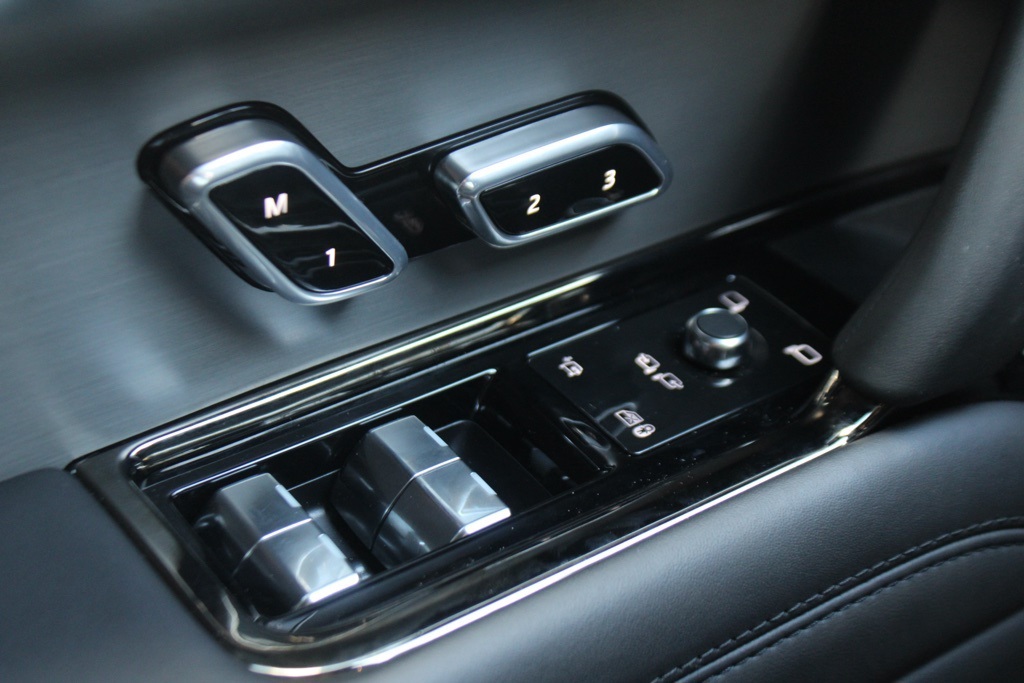 2024 Land Rover Range Rover Sport SE photo 12
