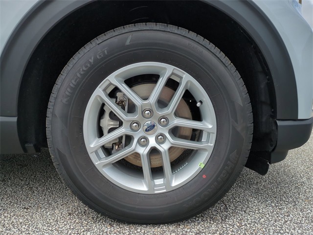 2025 Ford Explorer photo 9