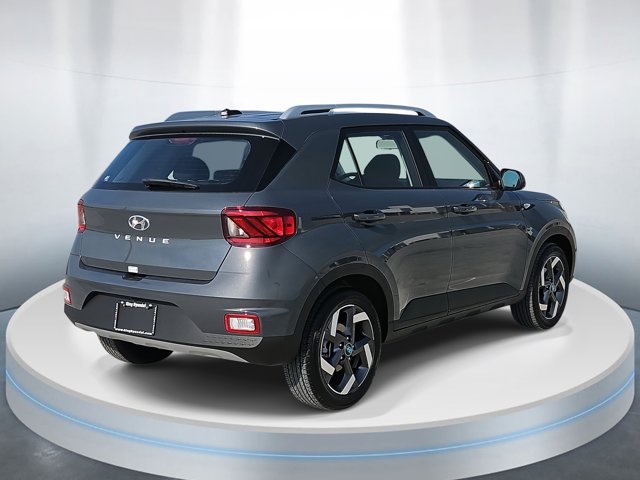 2025 Hyundai Venue SEL photo 3