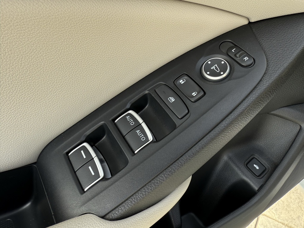 2021 Honda Accord Touring 2.0T photo 17