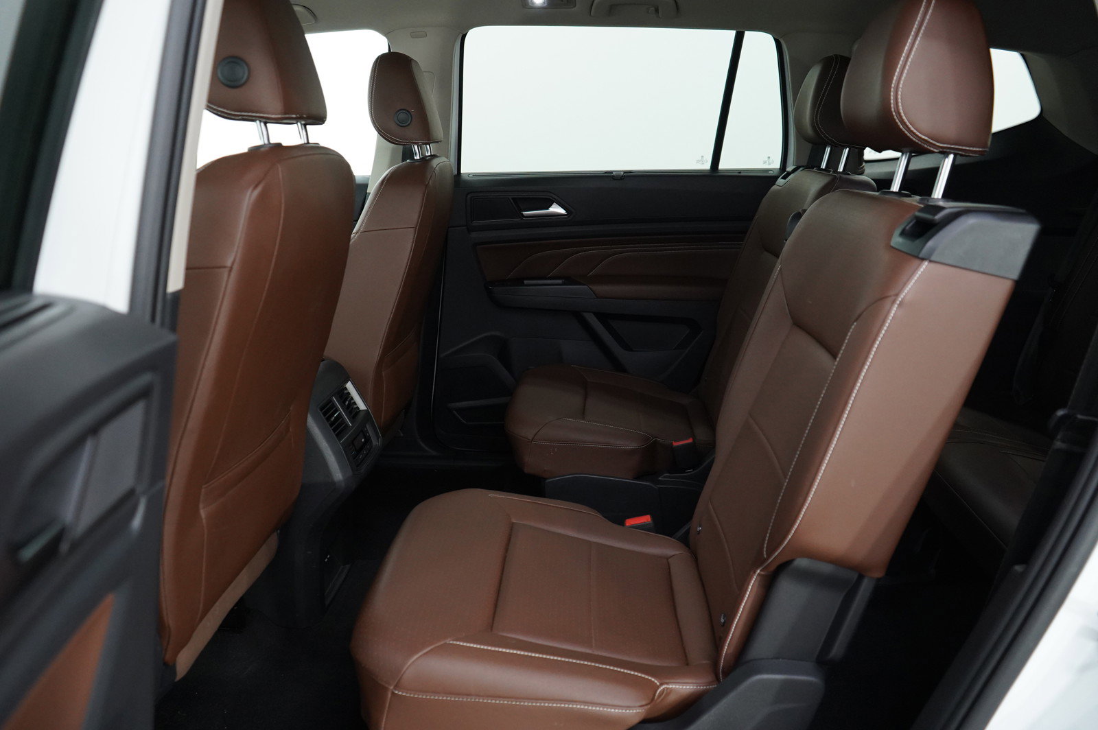 2021 Volkswagen Atlas SE Technology R-Line photo 16