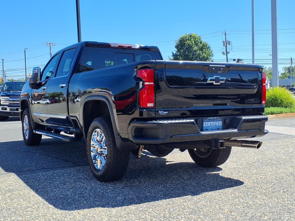 2024 Chevrolet Silverado 3500HD High Country photo 4