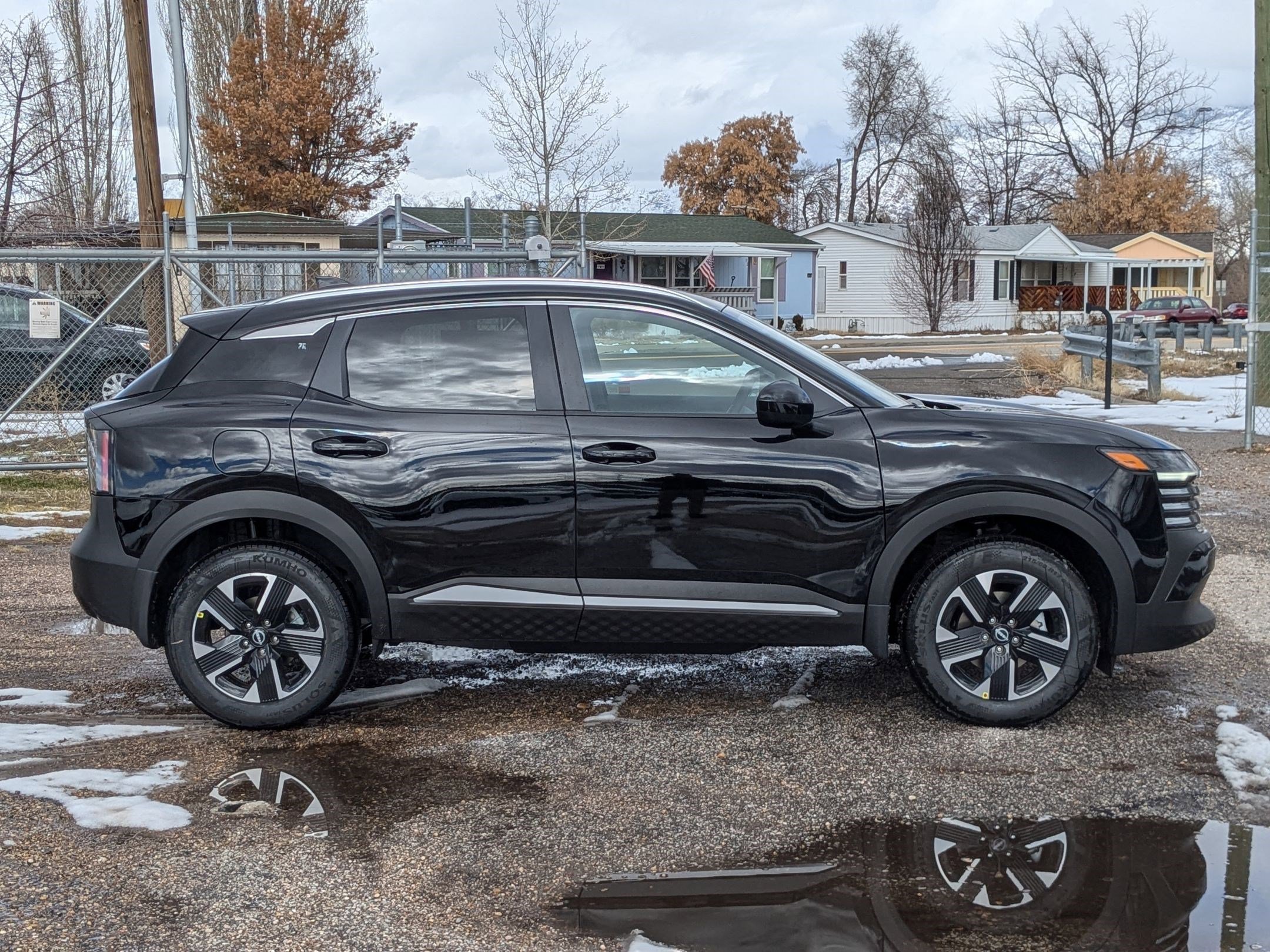 2025 Nissan Kicks SV photo 2
