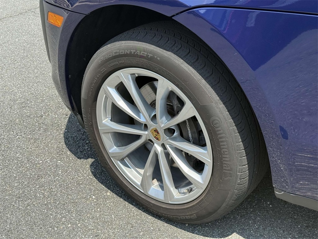 2022 Porsche Macan Base photo 13