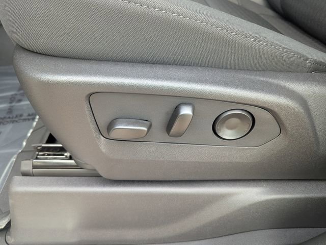 2025 Chevrolet Silverado 1500 LT photo 12
