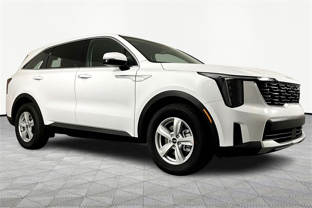 2026 Kia Sorento LX photo 3