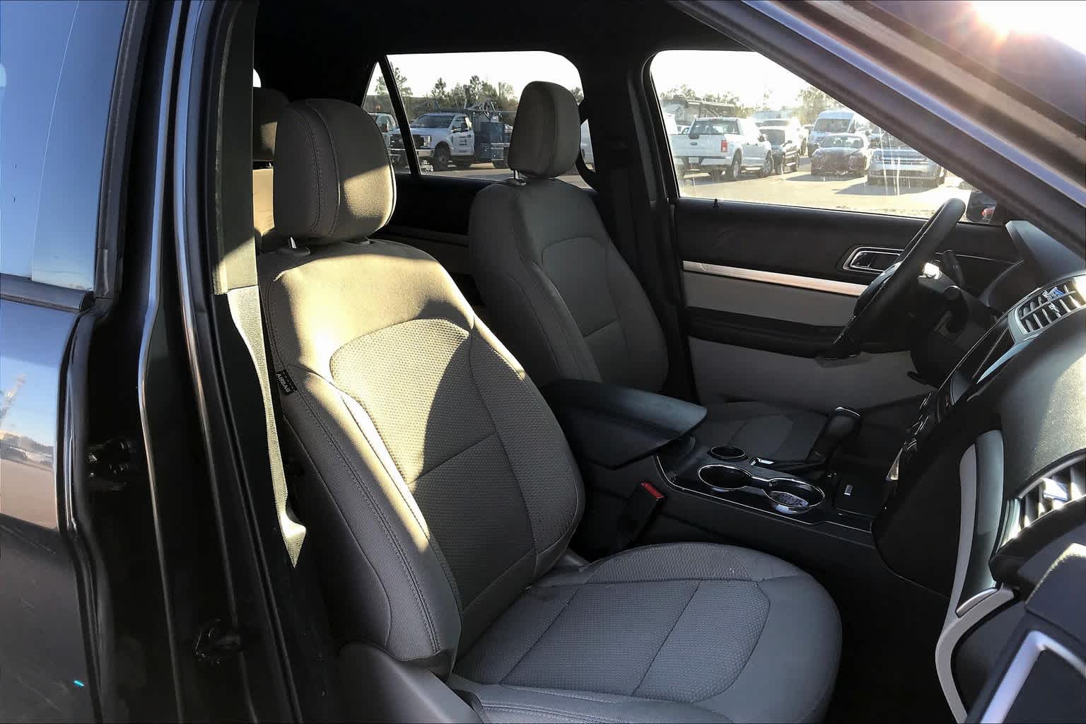 2018 Ford Explorer XLT photo 7