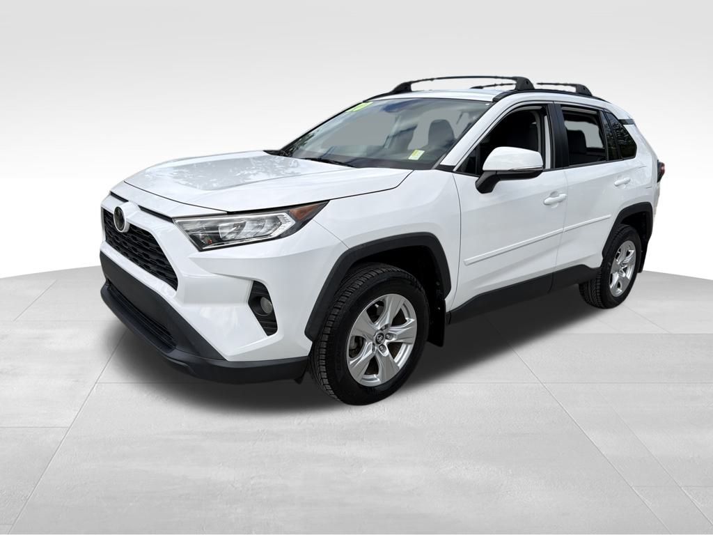 2020 Toyota RAV4 XLE photo 2