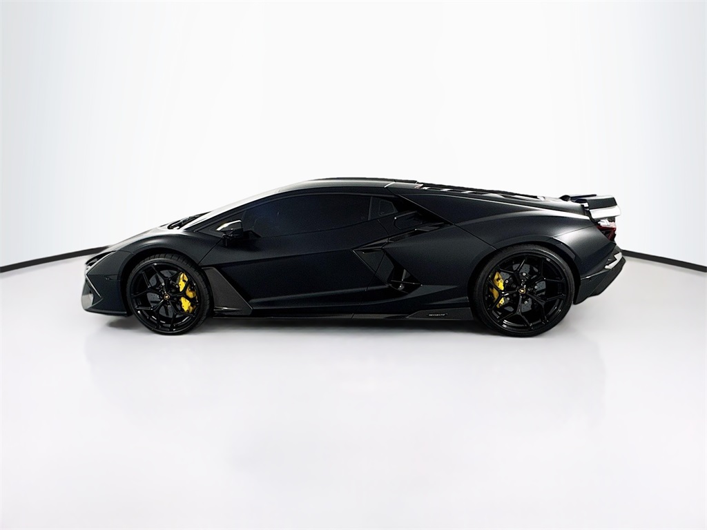 2024 Lamborghini Revuelto photo 8