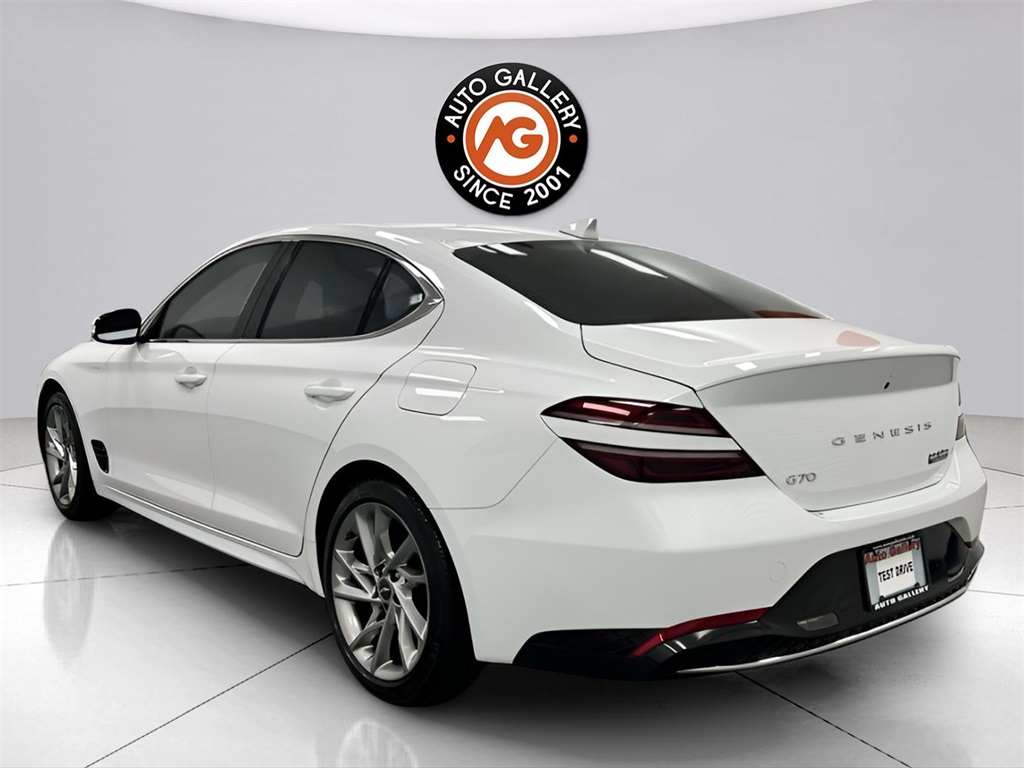 2022 Genesis G70 2.0T photo 3