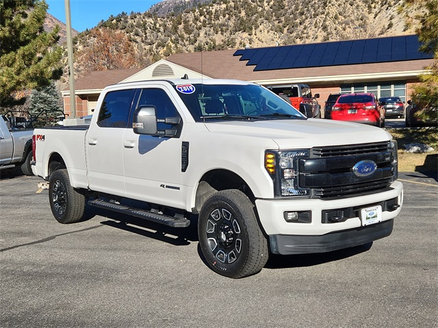 2019 Ford F-350 Super Duty Lariat's photo