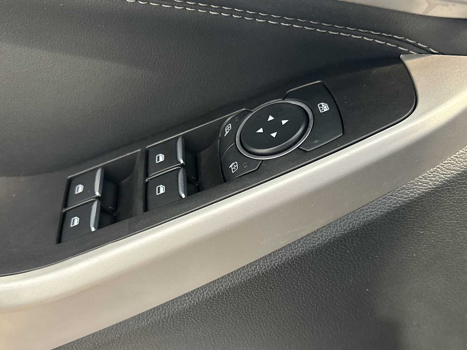 2023 Ford Explorer XLT photo 19