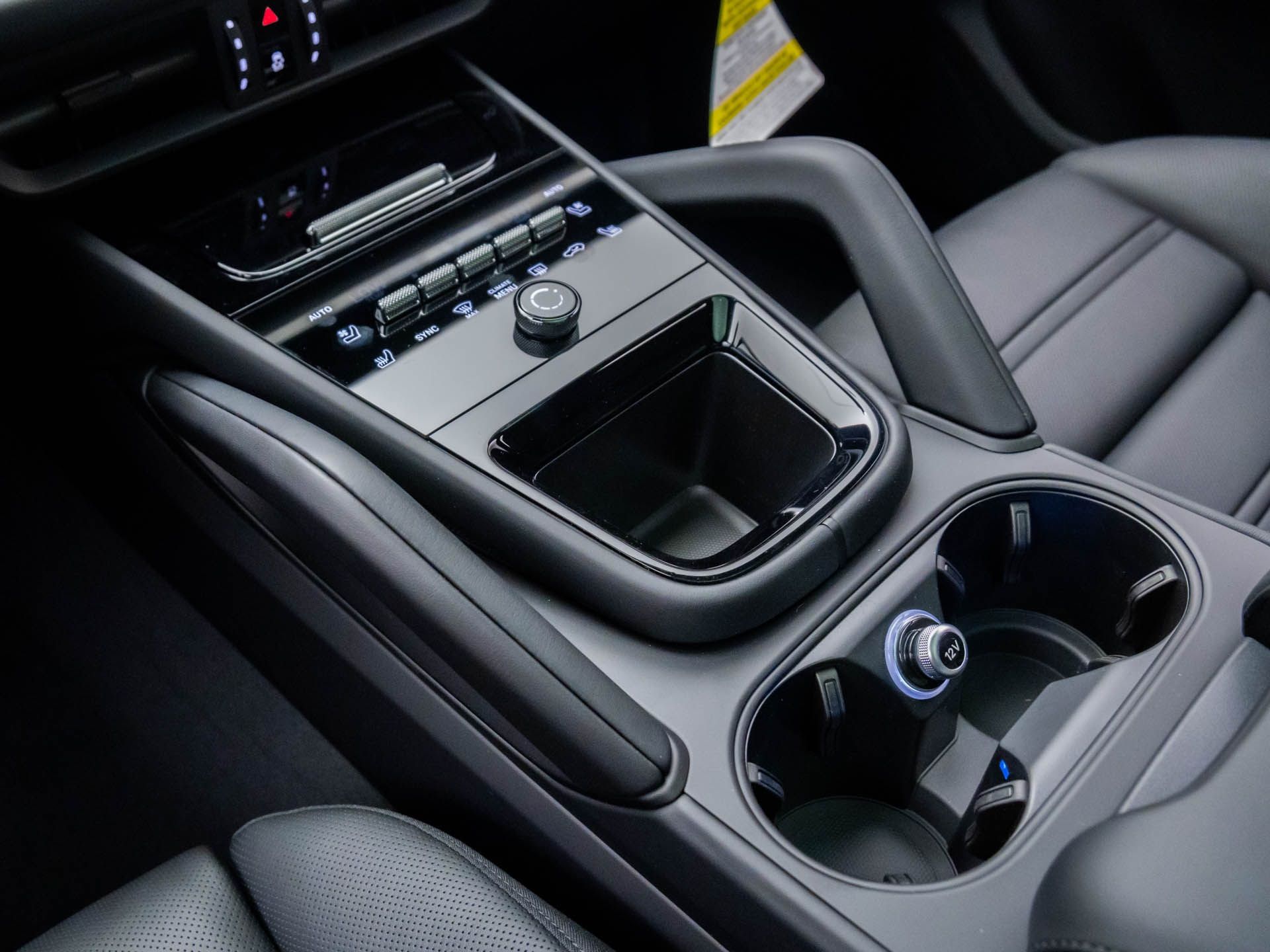 2025 Porsche Cayenne E-Hybrid Coupe photo 11