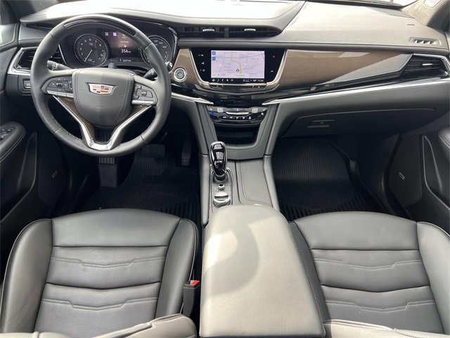 2025 Cadillac XT6 Premium Luxury photo 3