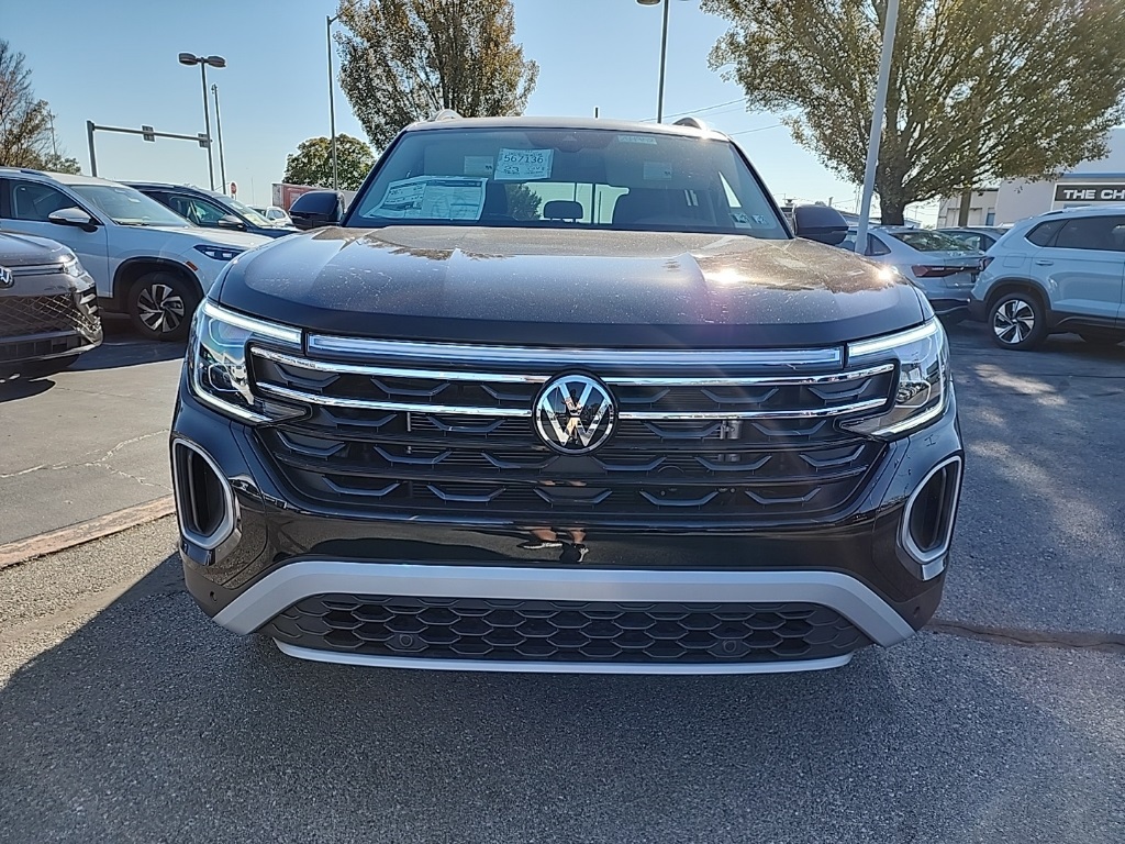 2025 Volkswagen Atlas Peak Edition SE photo 2