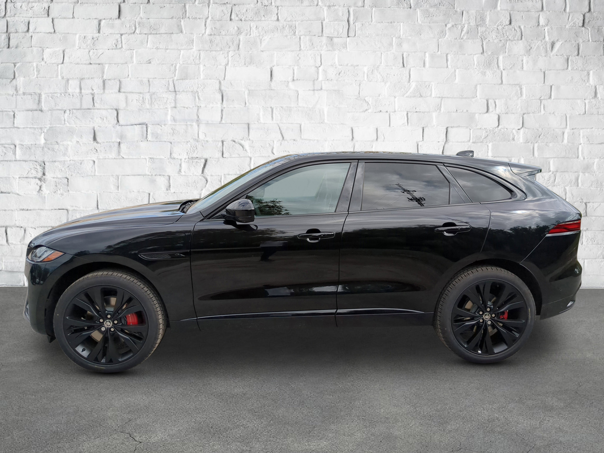 2026 Jaguar F-PACE P400 R-Dynamic S photo 3