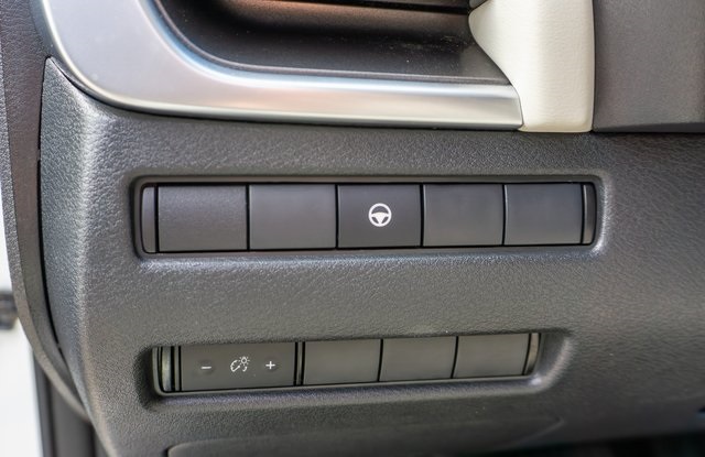 2022 Nissan Rogue SV photo 12