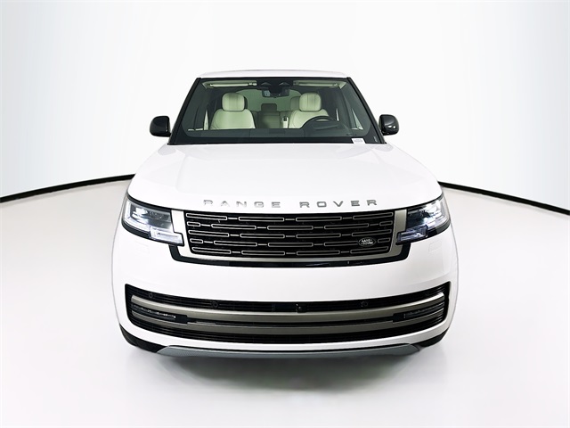2025 Land Rover Range Rover SE photo 2
