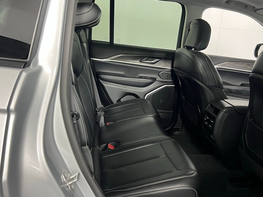 2023 Jeep Cherokee 4xe photo 23