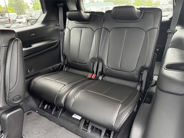 2025 Jeep Grand Cherokee Limited photo 21