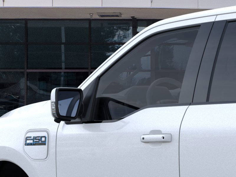 2025 Ford F-150 Lightning Lariat photo 20