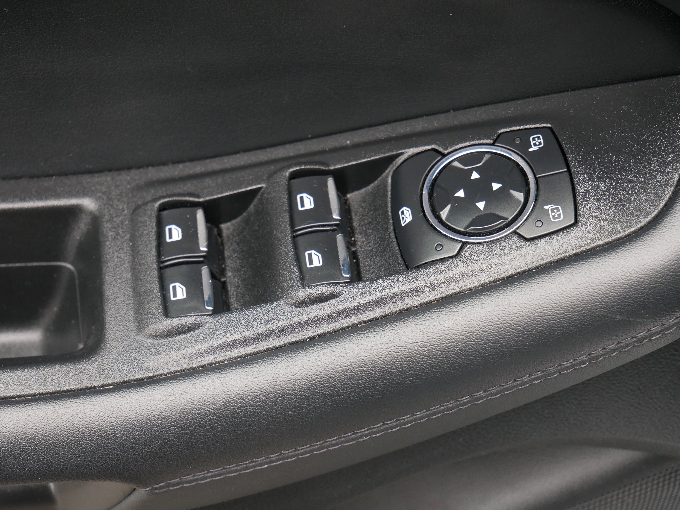 2024 Ford Edge SEL photo 18