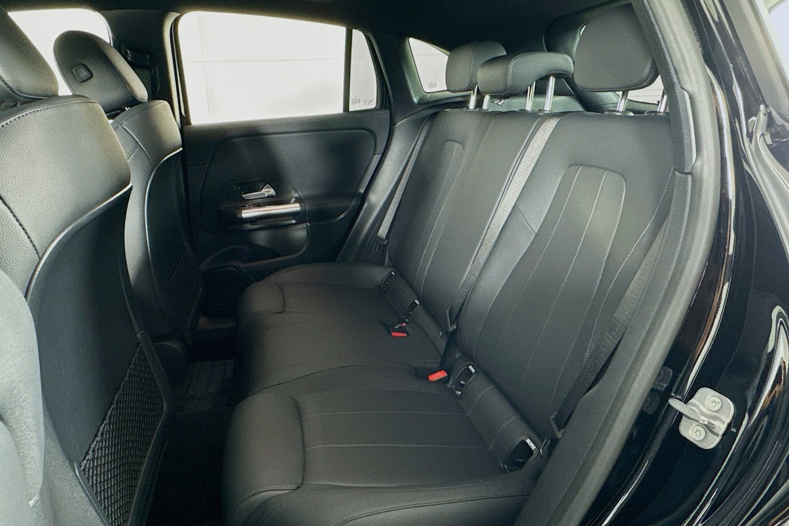 2025 Mercedes Benz GLA 250 photo 7