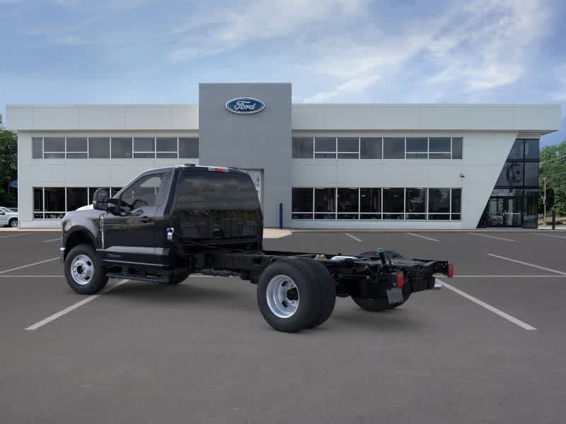 2025 Ford F-350 XL photo 3