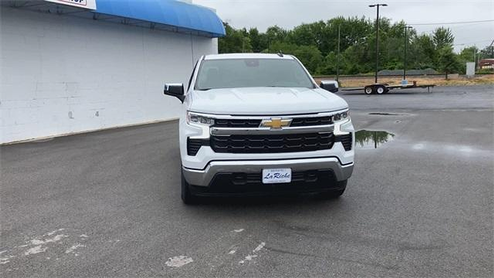 2025 Chevrolet Silverado 1500 LT photo 3
