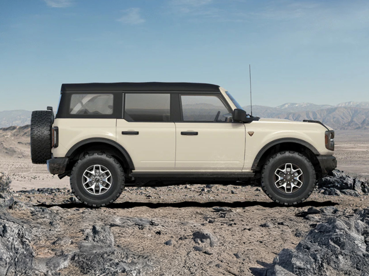 2025 Ford Bronco Badlands photo 2