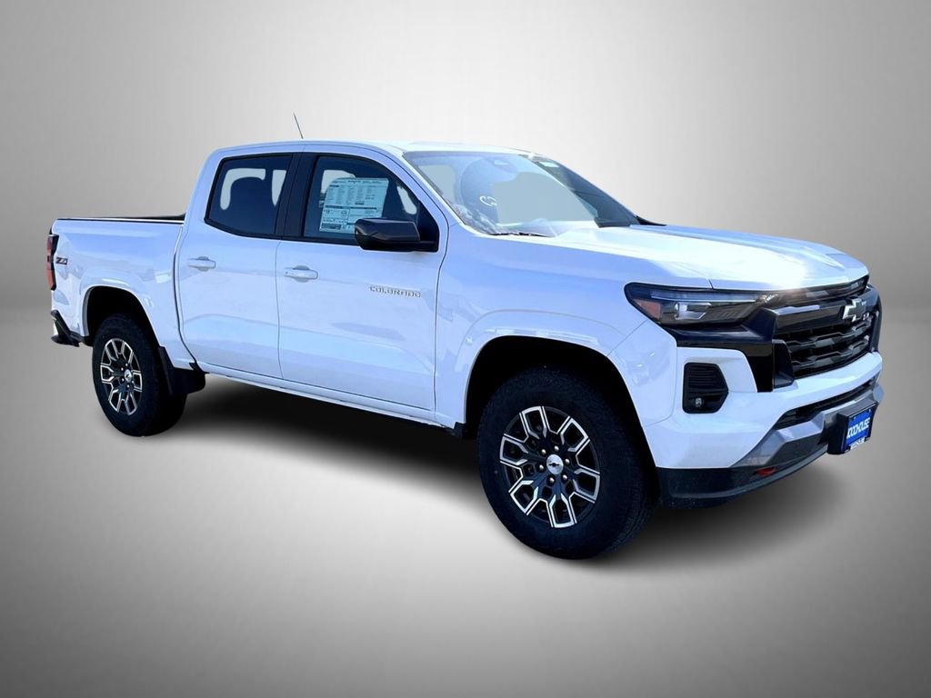 2025 Chevrolet Colorado Z71 photo 3
