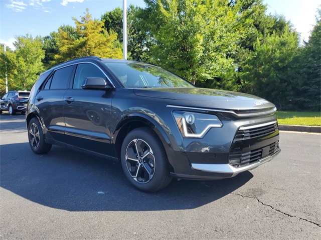 2025 Kia Niro SX photo 2