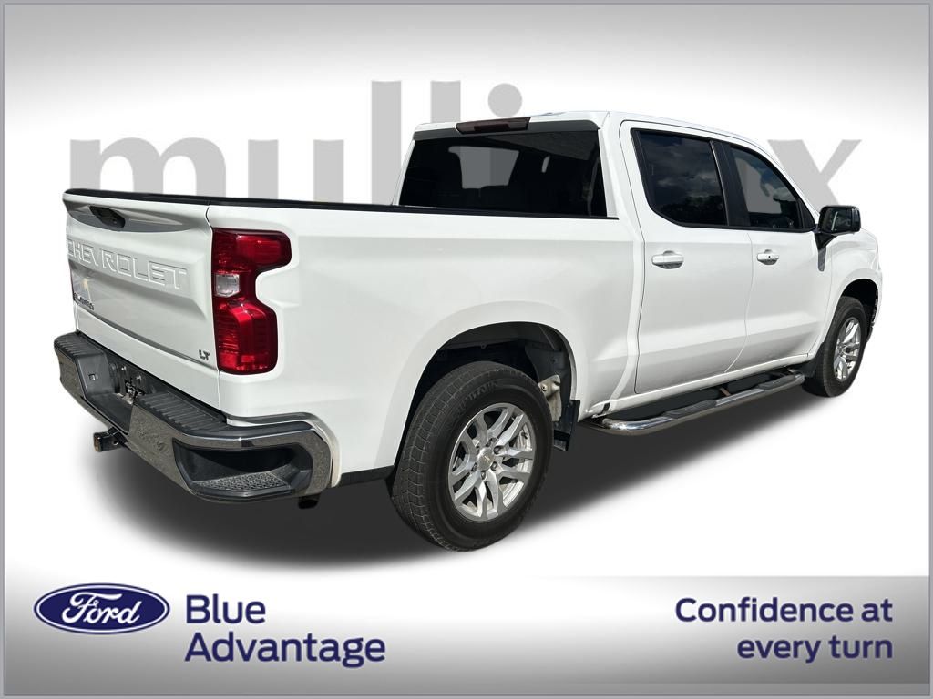 2020 Chevrolet Silverado 1500 LT photo 2