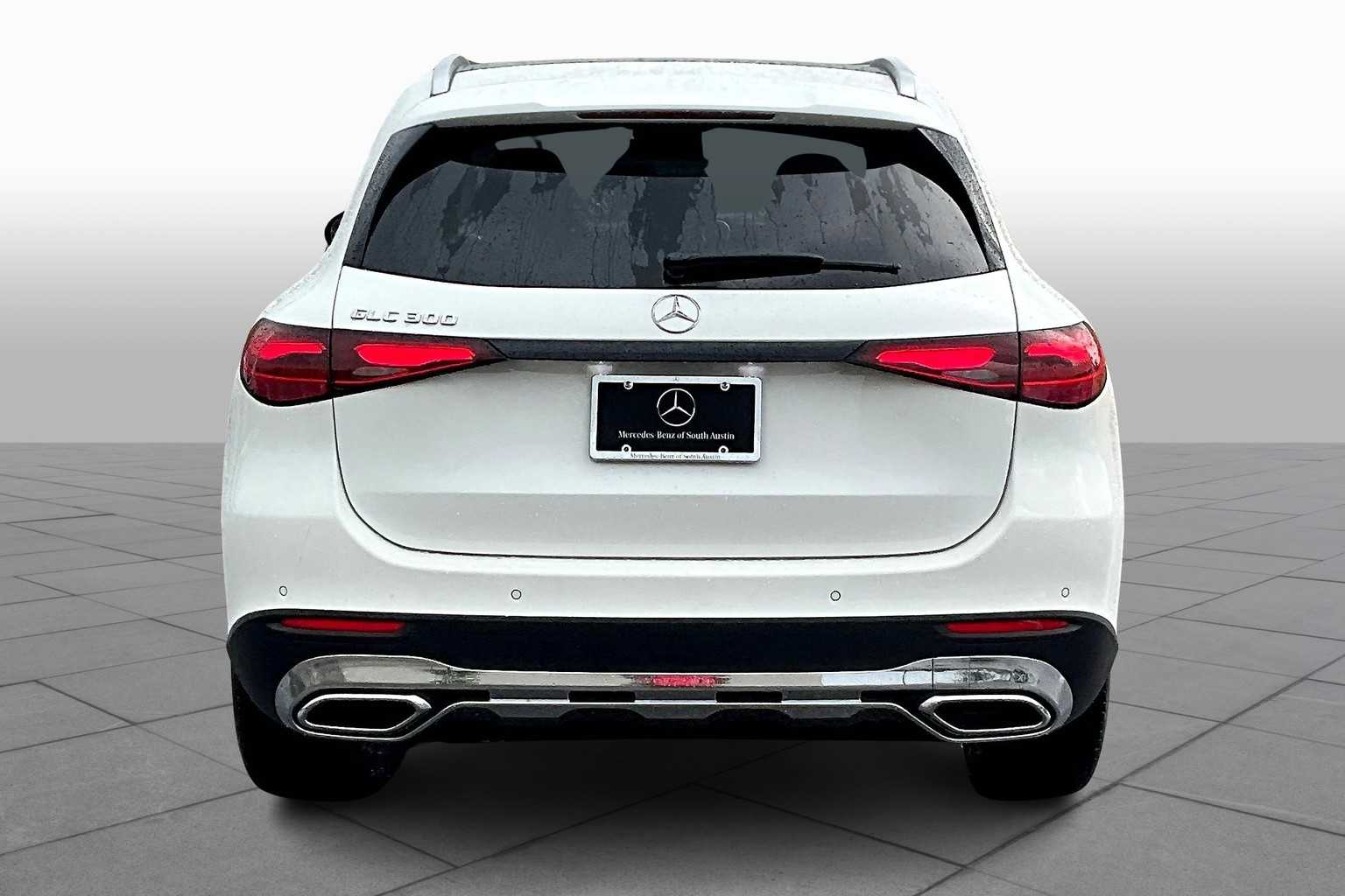 2026 Mercedes Benz GLC 300 photo 4