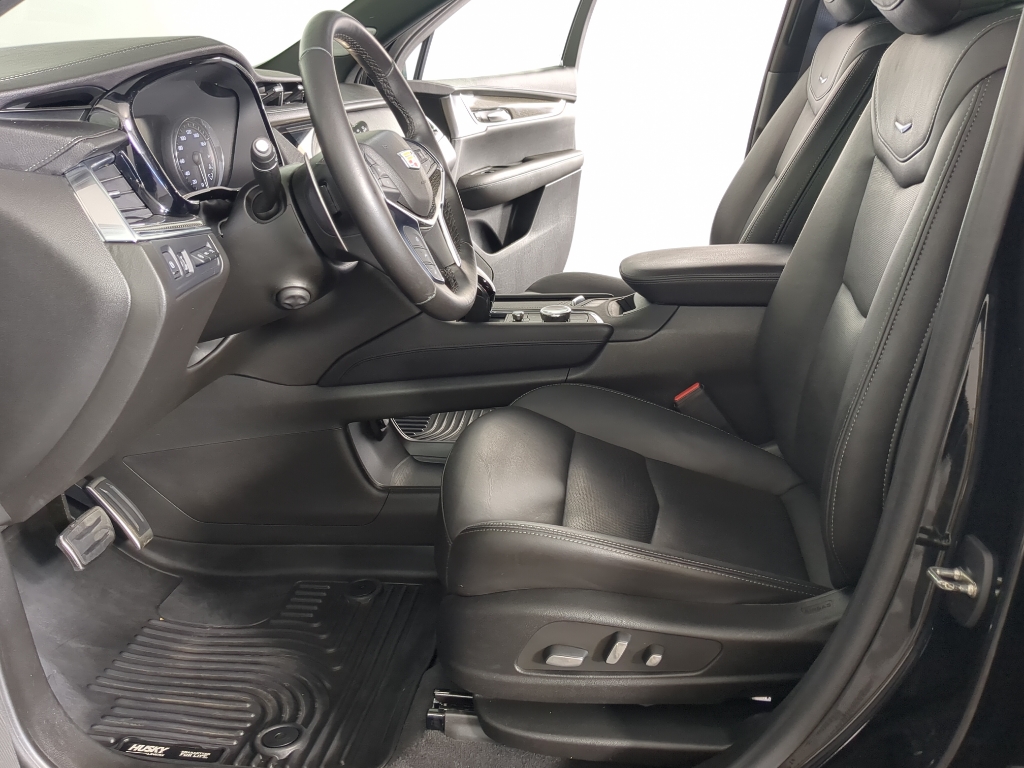 2023 Cadillac XT5 Sport photo 3