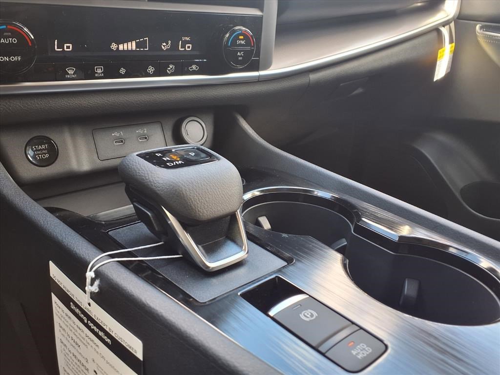 2026 Nissan Rogue SV photo 17