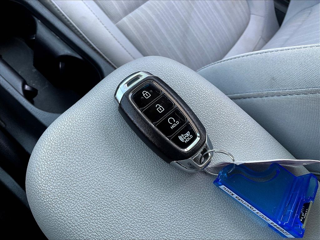 2023 Hyundai Kona SEL photo 26