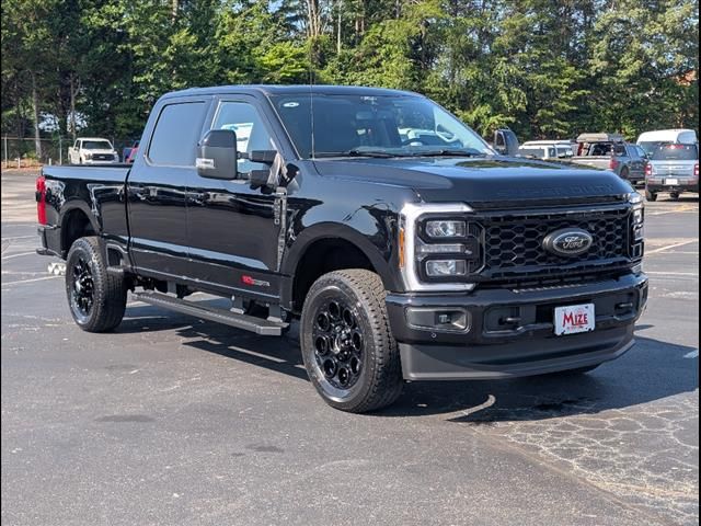 2025 Ford F-250 Lariat photo 2