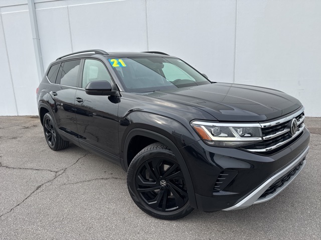 Used 2021 Volkswagen Atlas SE w/Tech with VIN 1V2KR2CA7MC545792 for sale in Kansas City