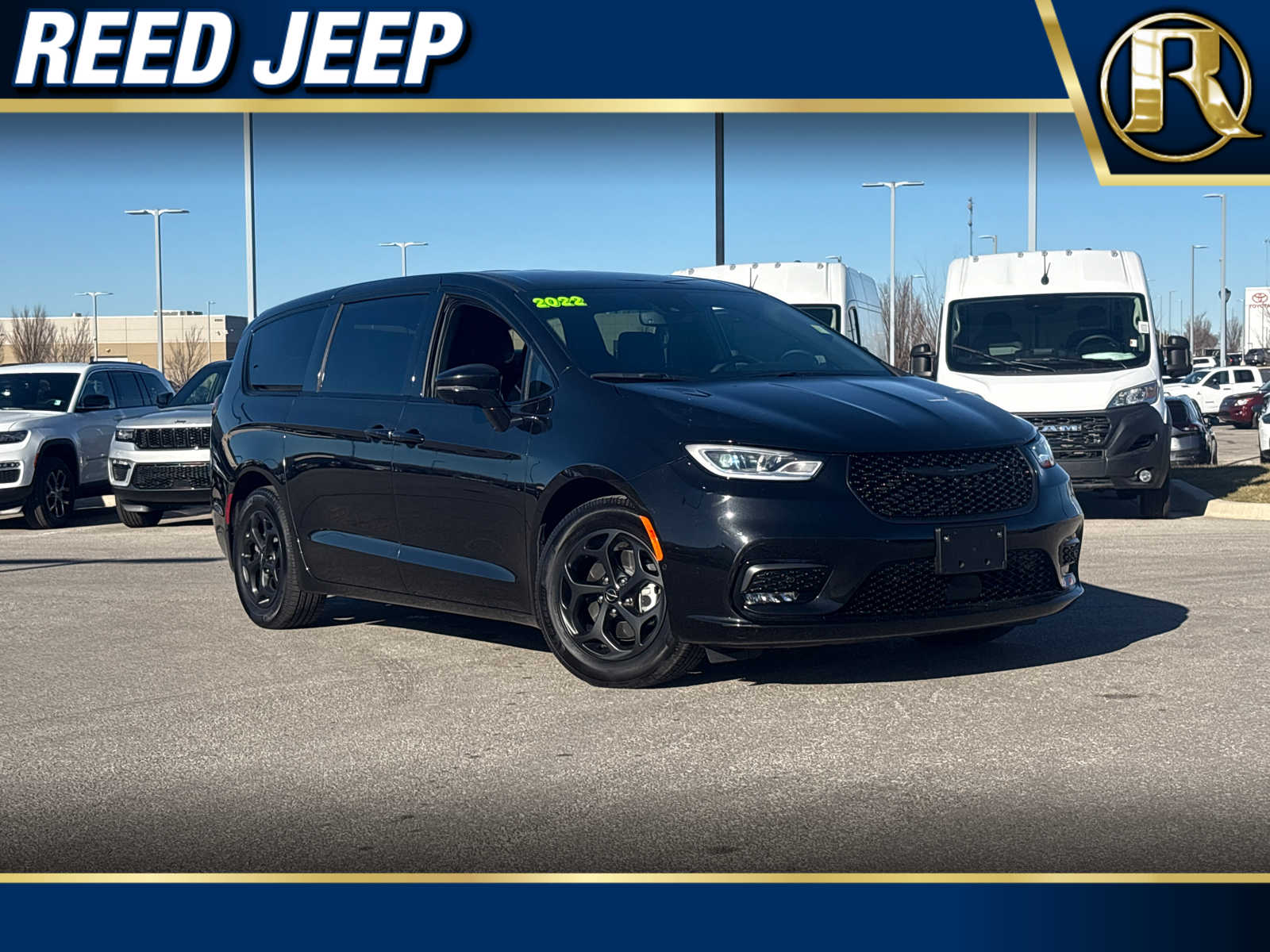 2022 Chrysler Pacifica Hybrid Touring L's photo