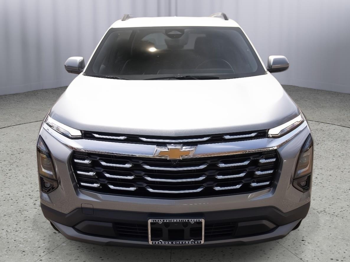 2026 Chevrolet Equinox LT photo 2