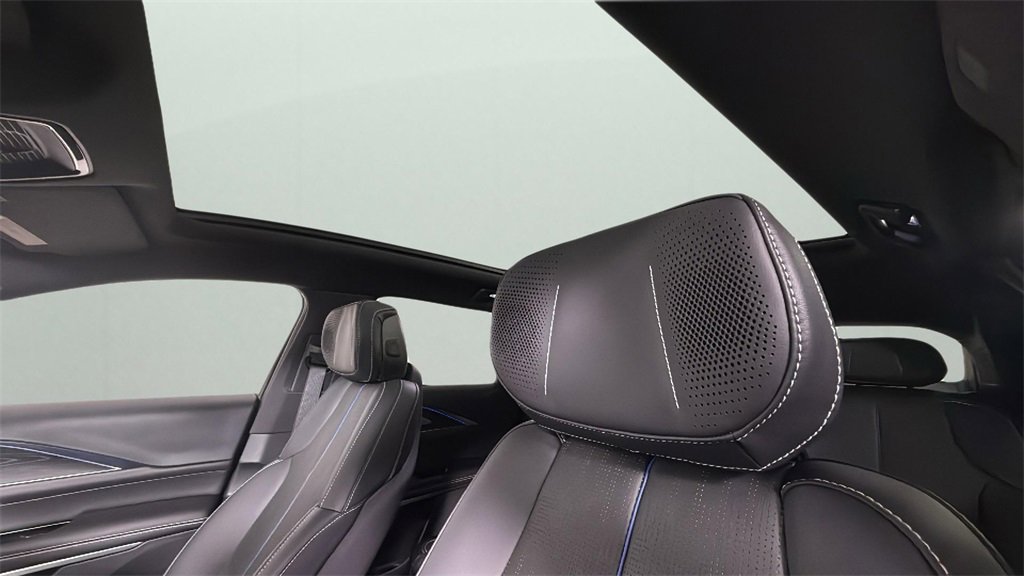 2024 Cadillac Lyriq Luxury photo 24