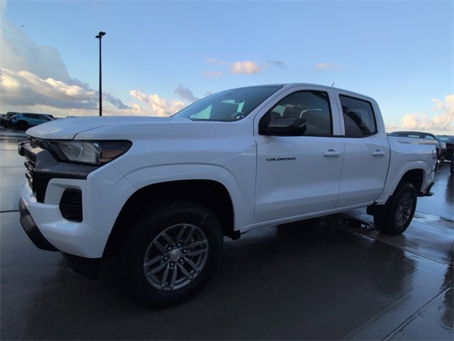 2026 Chevrolet Colorado LT photo 3