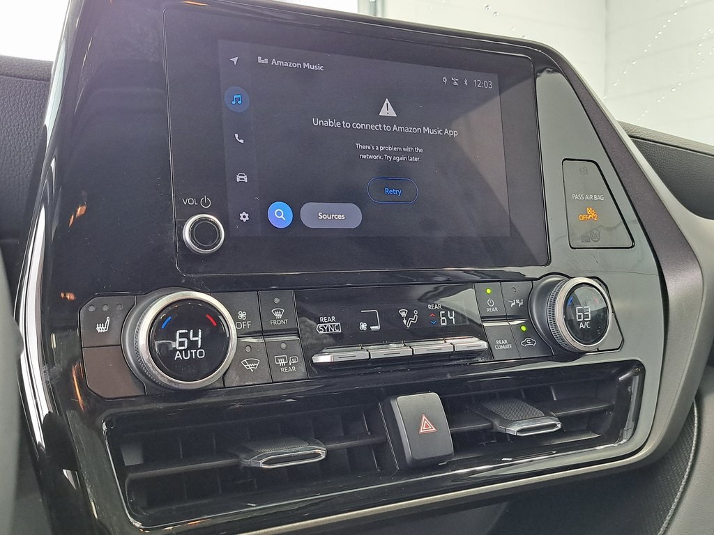 2023 Toyota Highlander L photo 14