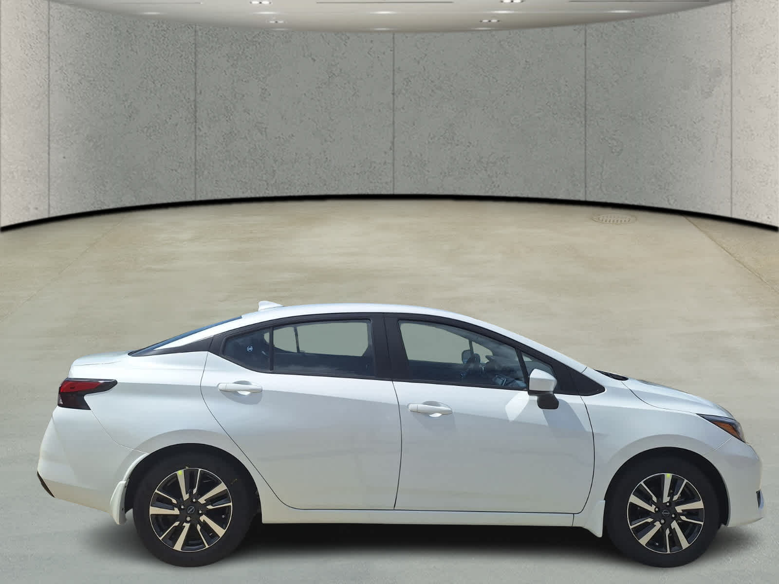 2025 Nissan Versa SV photo 6