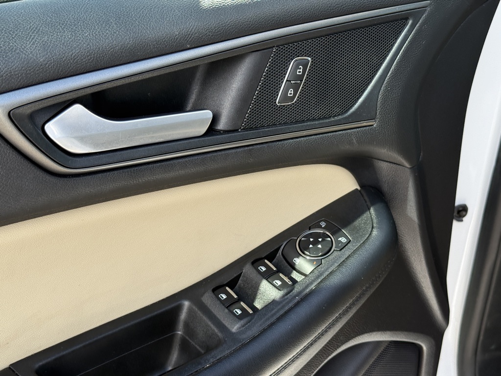 2020 Ford Edge SE photo 10