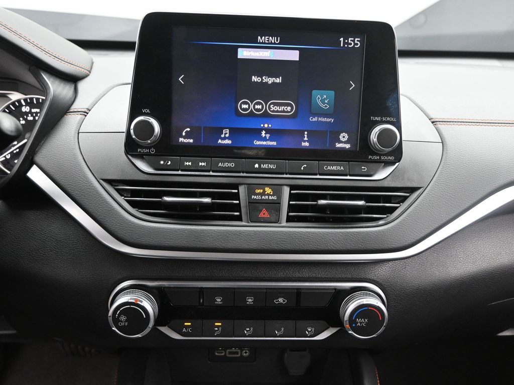2022 Nissan Altima 2.5 SR photo 13