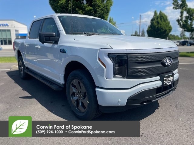 2025 Ford F-150 Lightning Flash's photo